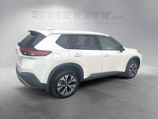 Pearl White Tricoat 2022 Nissan Rogue SV