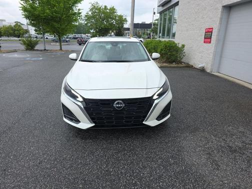 Pearl White Tricoat 2024 Nissan Altima 2.5 SV
