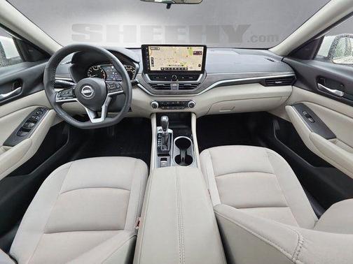 Pearl White Tricoat 2024 Nissan Altima 2.5 SV