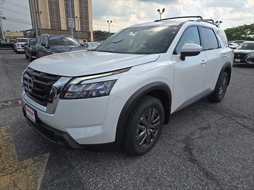 2025 Nissan Pathfinder SV 4WD