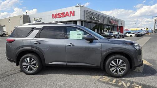 2025 Nissan Pathfinder SL 4WD
