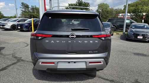 2025 Nissan Pathfinder SL 4WD