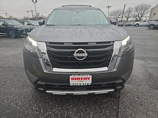 2025 Nissan Pathfinder Platinum 4WD