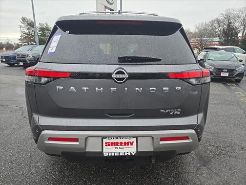 2025 Nissan Pathfinder Platinum 4WD