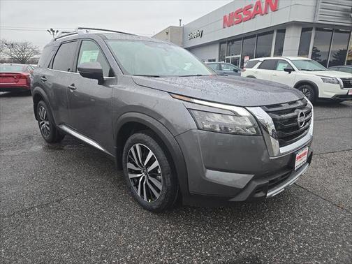 2025 Nissan Pathfinder Platinum 4WD