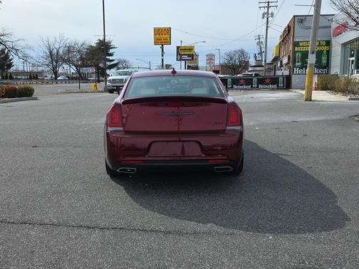 2022 Chrysler 300 Touring