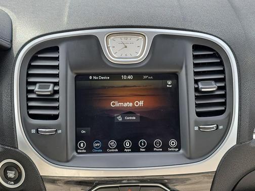 2022 Chrysler 300 Touring