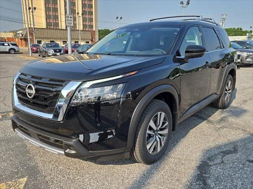 2025 Nissan Pathfinder SL 4WD
