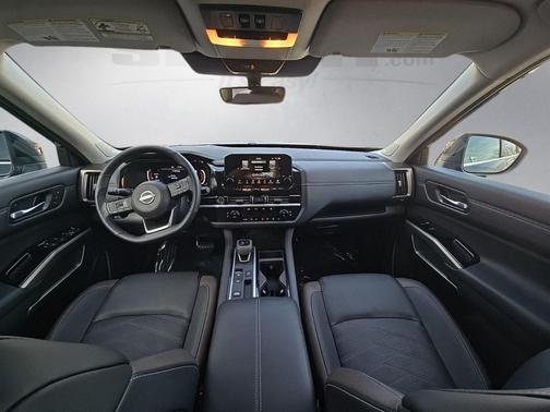 2024 Nissan Pathfinder Platinum FWD