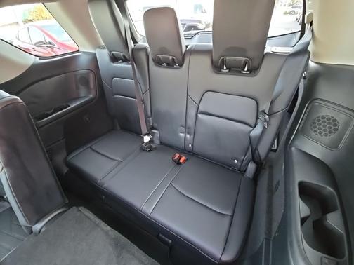 2024 Nissan Pathfinder Platinum FWD