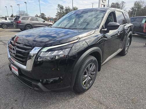 2025 Nissan Pathfinder S