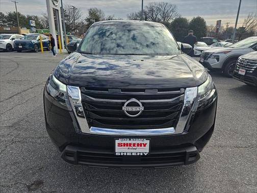 2025 Nissan Pathfinder S