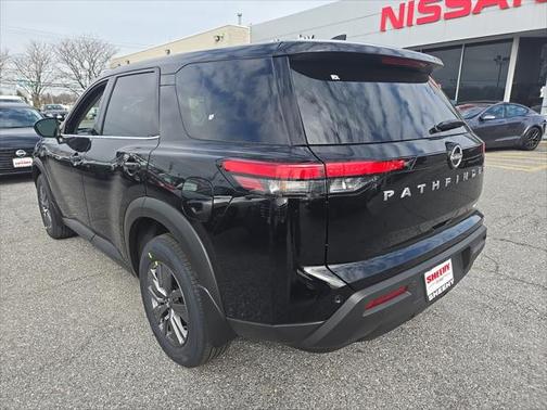 2025 Nissan Pathfinder S