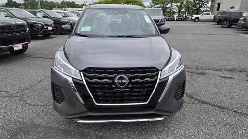 2025 Nissan Kicks S
