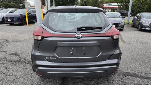 2025 Nissan Kicks S
