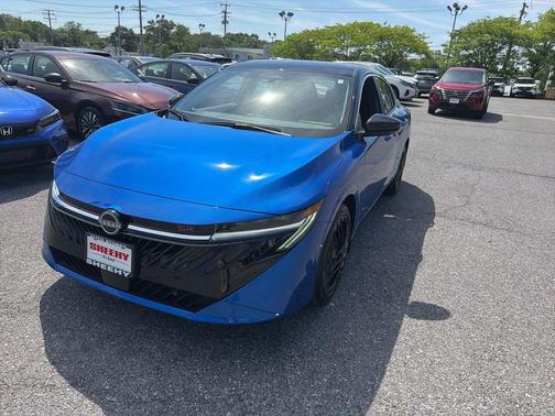 Bluestone Pearl/Super Black 2026 Nissan Sentra SR