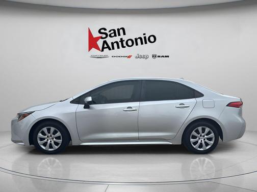 Classic Silver Metallic 2022 Toyota Corolla LE