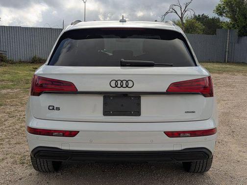 2024 Audi Q5 40 Premium Plus