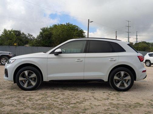 2024 Audi Q5 40 Premium Plus