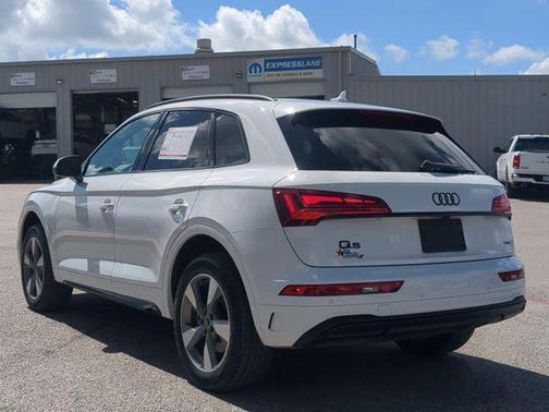 2024 Audi Q5 40 Premium Plus