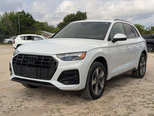 2024 Audi Q5 40 Premium Plus