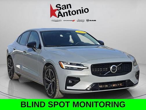 2024 Volvo S60 B5 Core Dark Theme