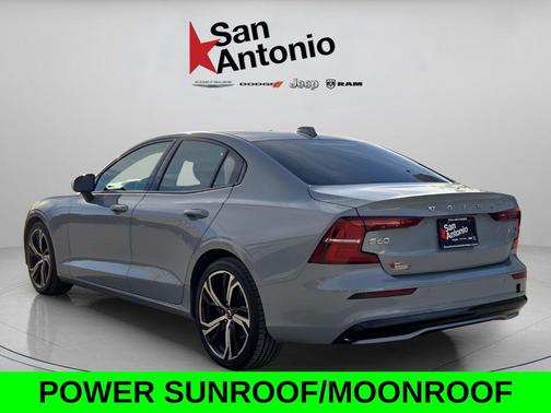 2024 Volvo S60 B5 Core Dark Theme