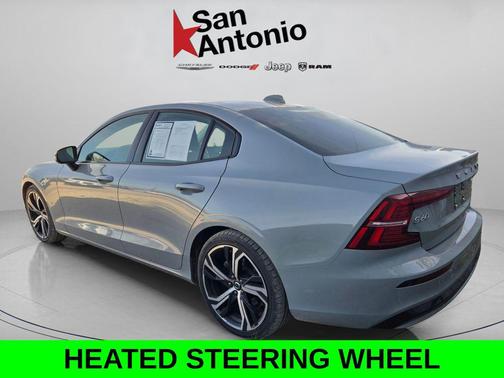 2024 Volvo S60 B5 Core Dark Theme