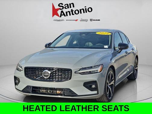 2024 Volvo S60 B5 Core Dark Theme