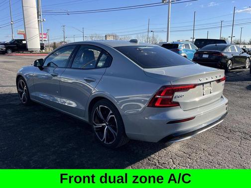 2024 Volvo S60 B5 Core Dark Theme