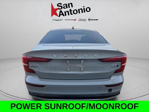 2024 Volvo S60 B5 Core Dark Theme