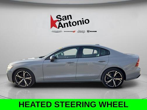 2024 Volvo S60 B5 Core Dark Theme