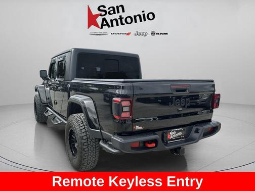 Black Clearcoat 2024 Jeep Gladiator Willys