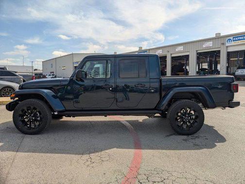 2025 Jeep Gladiator Nighthawk