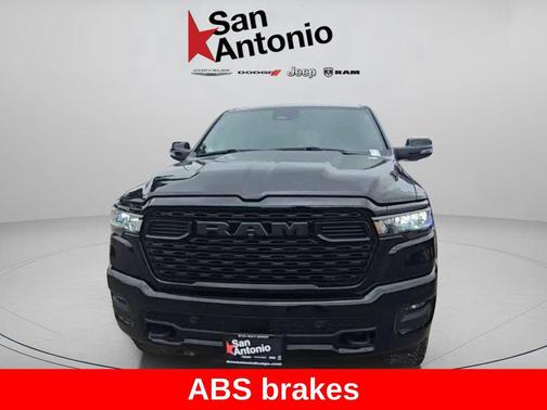 Diamond Black Crystal Pearlcoat 2026 RAM 1500 Big Horn/Lone Star