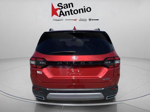 2025 Honda Pilot Touring 8-Passenger