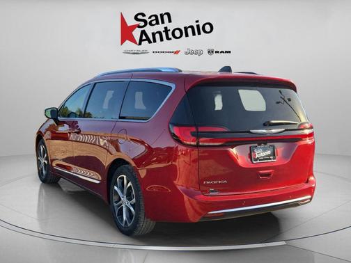 2026 Chrysler Pacifica L