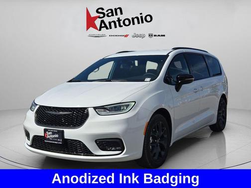 Bright White Clearcoat 2026 Chrysler Pacifica L