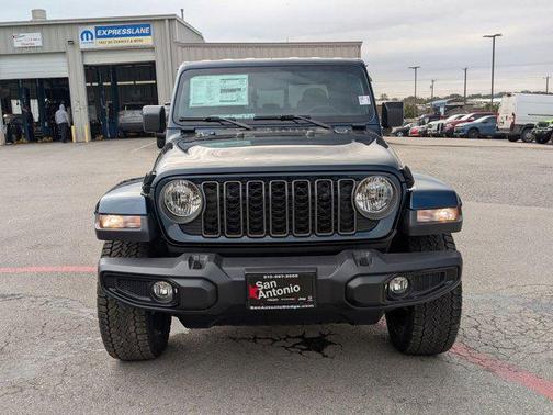 2025 Jeep Gladiator Nighthawk