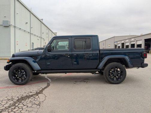 2025 Jeep Gladiator Nighthawk