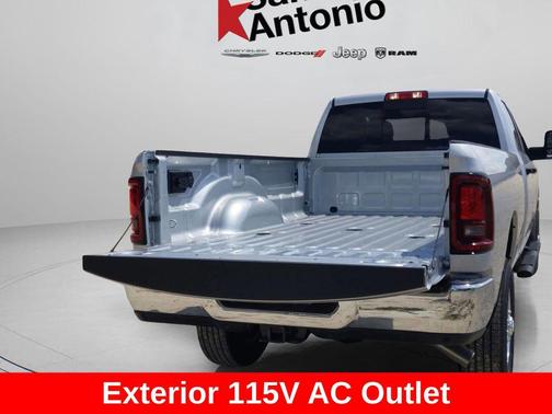 2026 RAM 2500 Tradesman Crew Cab 4x4 8' Box