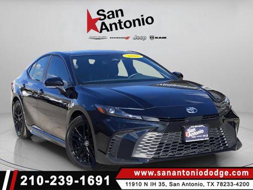 2025 Toyota Camry SE