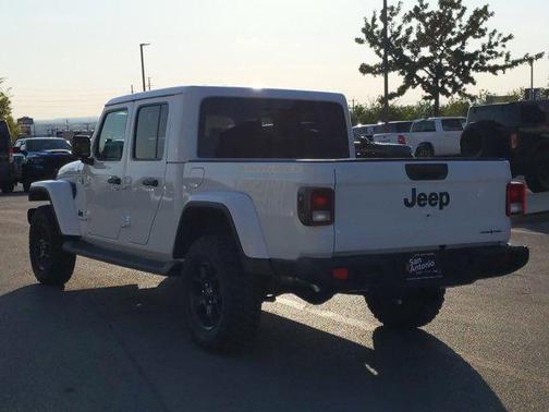 2025 Jeep Gladiator Sport