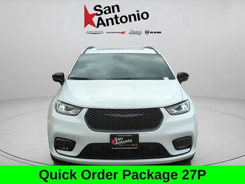 Bright White Clearcoat 2023 Chrysler Pacifica Limited
