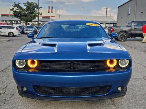 2021 Dodge Challenger SXT