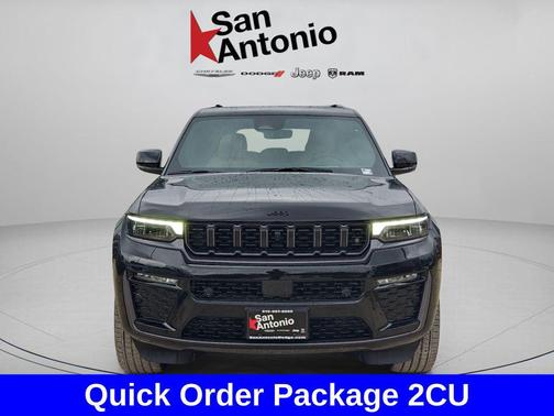 diamond black crystal pearlcoat 2026 Jeep Grand Cherokee Summit
