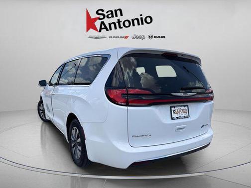 2022 Chrysler Pacifica Hybrid Touring L