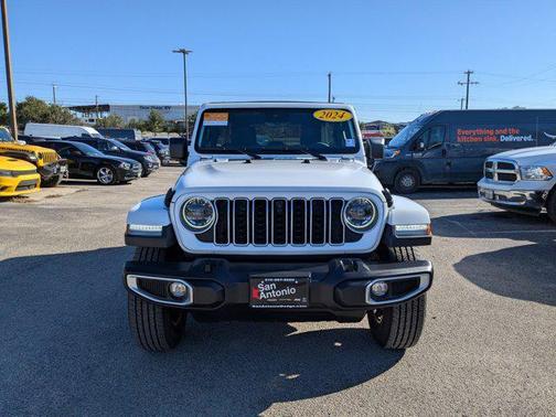 2024 Jeep Wrangler 4-Door Sahara 4x4
