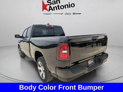 Diamond Black Crystal Pearlcoat 2026 RAM 1500 Express