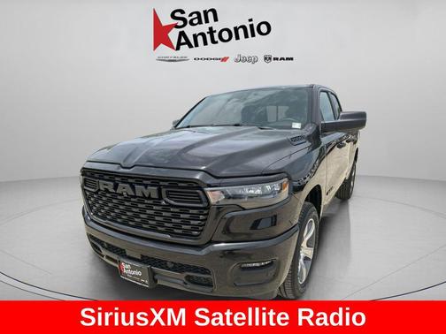 Diamond Black Crystal Pearlcoat 2026 RAM 1500 Express